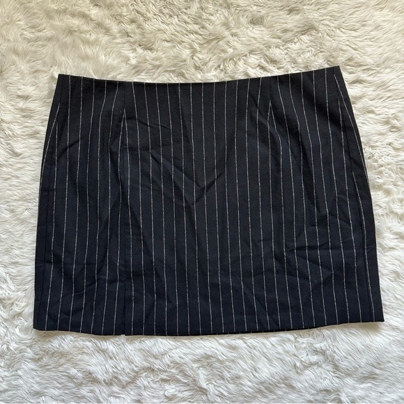 Madewell Skirt Wool-Blend Mini Pinstripe Italian Fabric Almost Black 12 NWT New - Picture 4 of 12